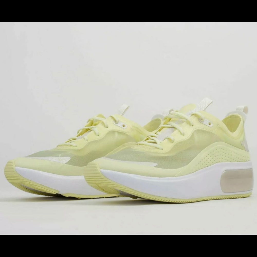 Air Max Women’s shoe sz 11.5